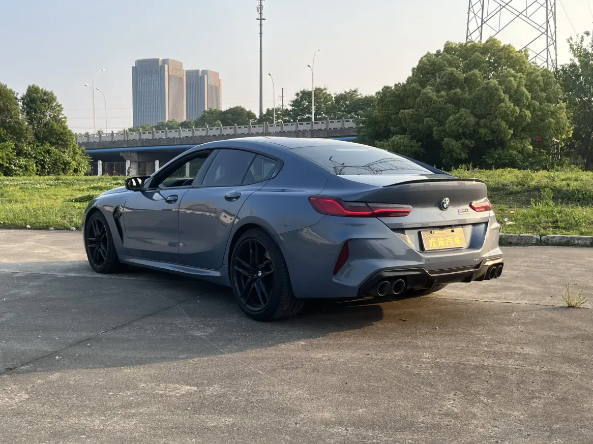 BMW M8