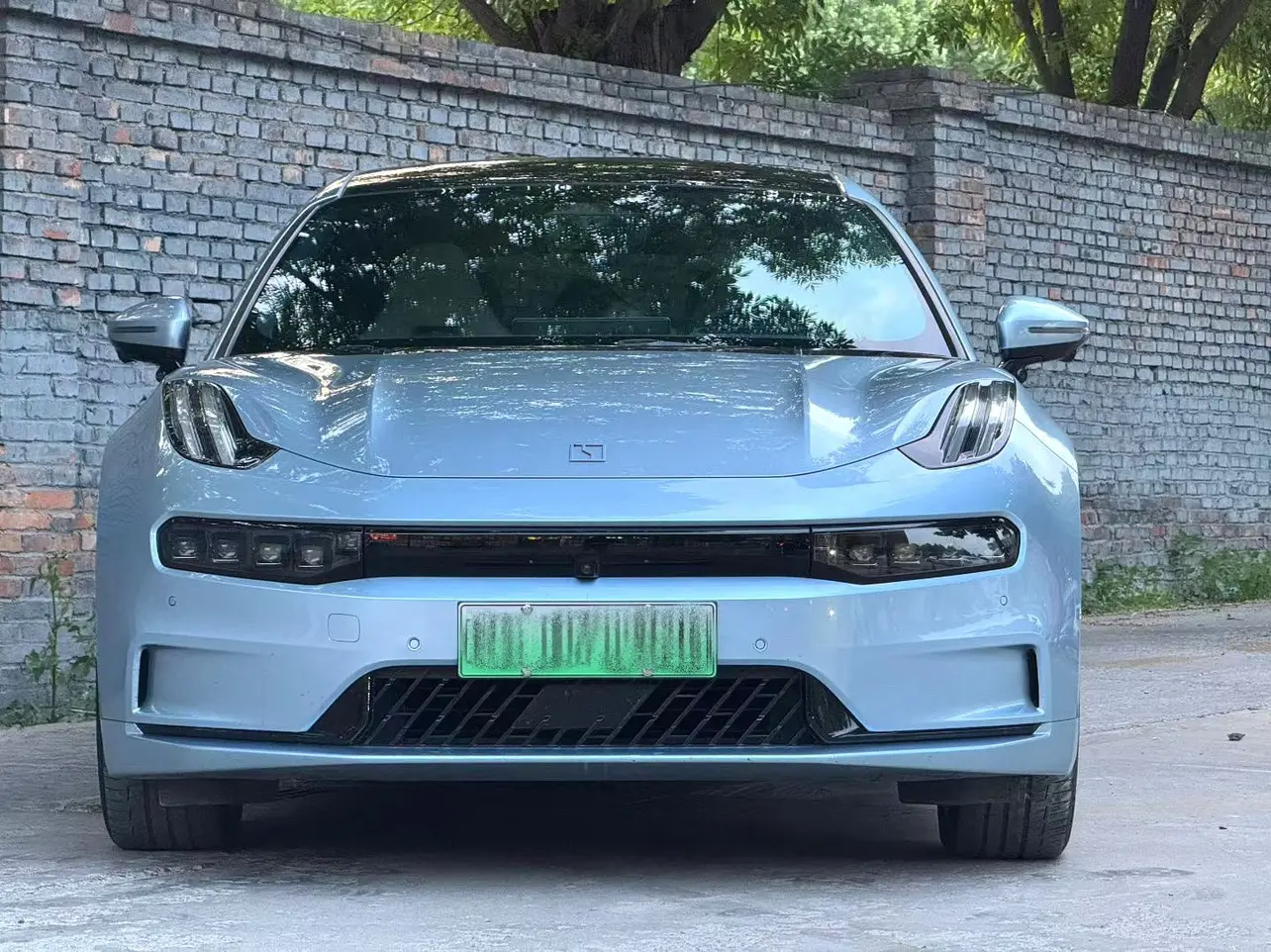 ZEEKR 001