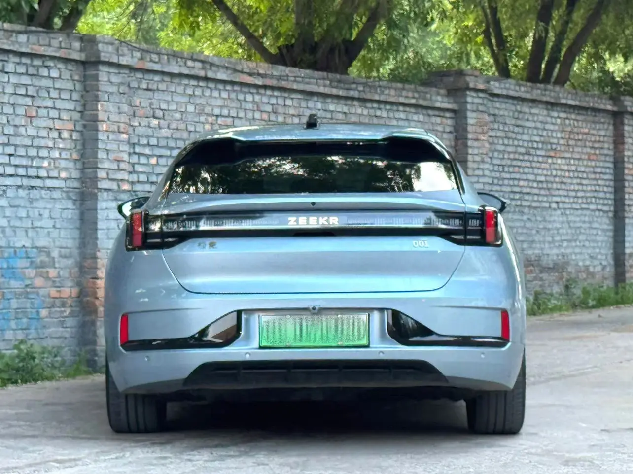 ZEEKR 001