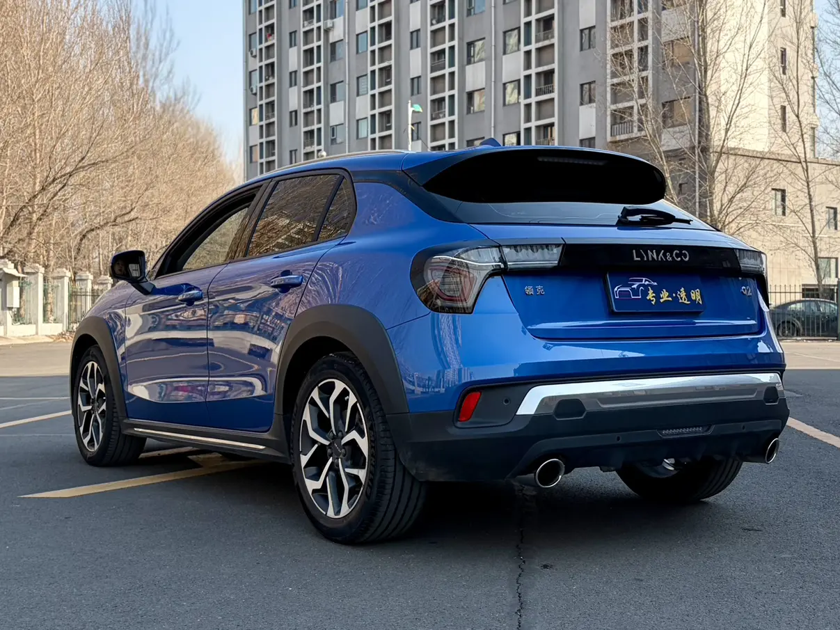 Lynk & Co 02