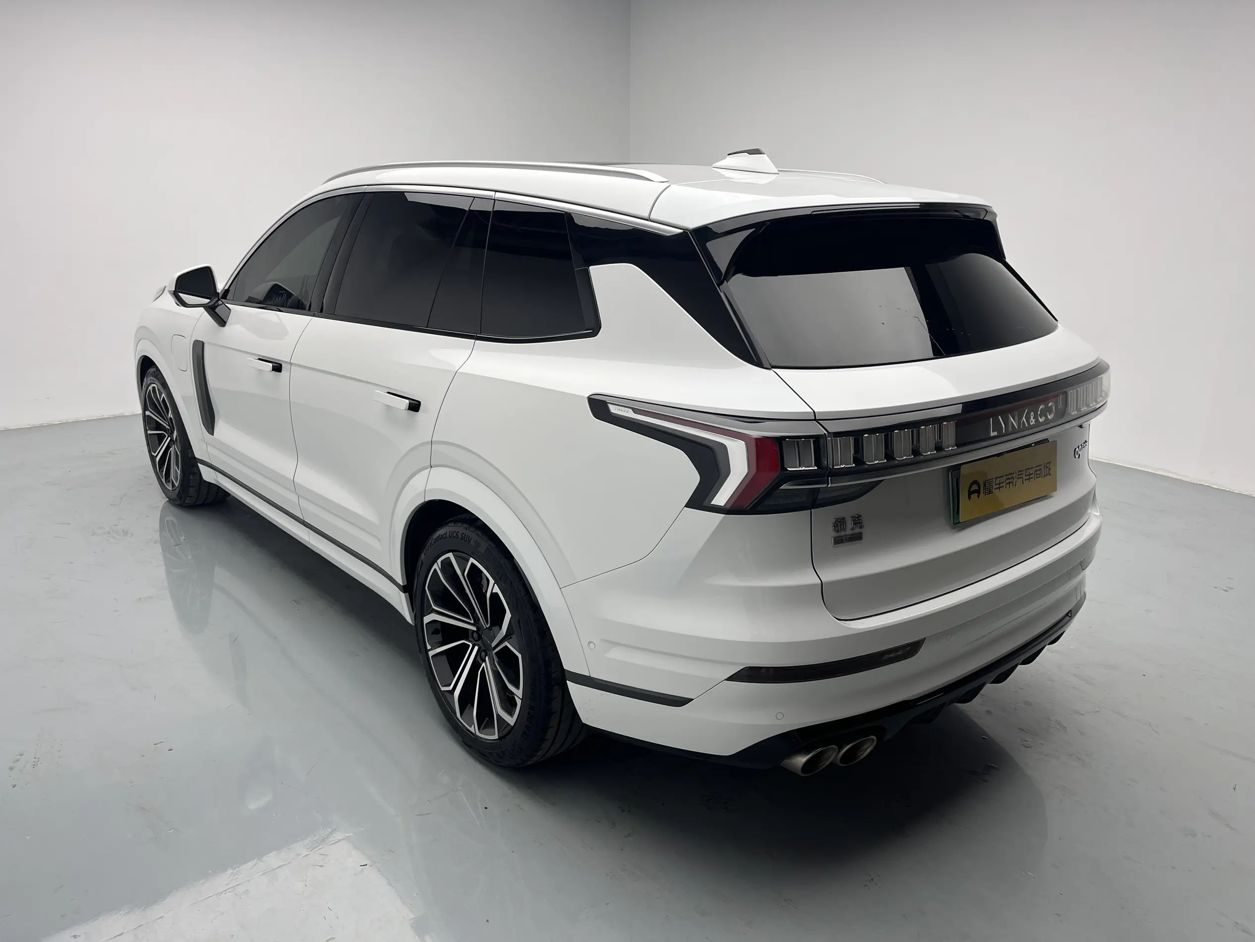 Lynk & Co 09 EM-P