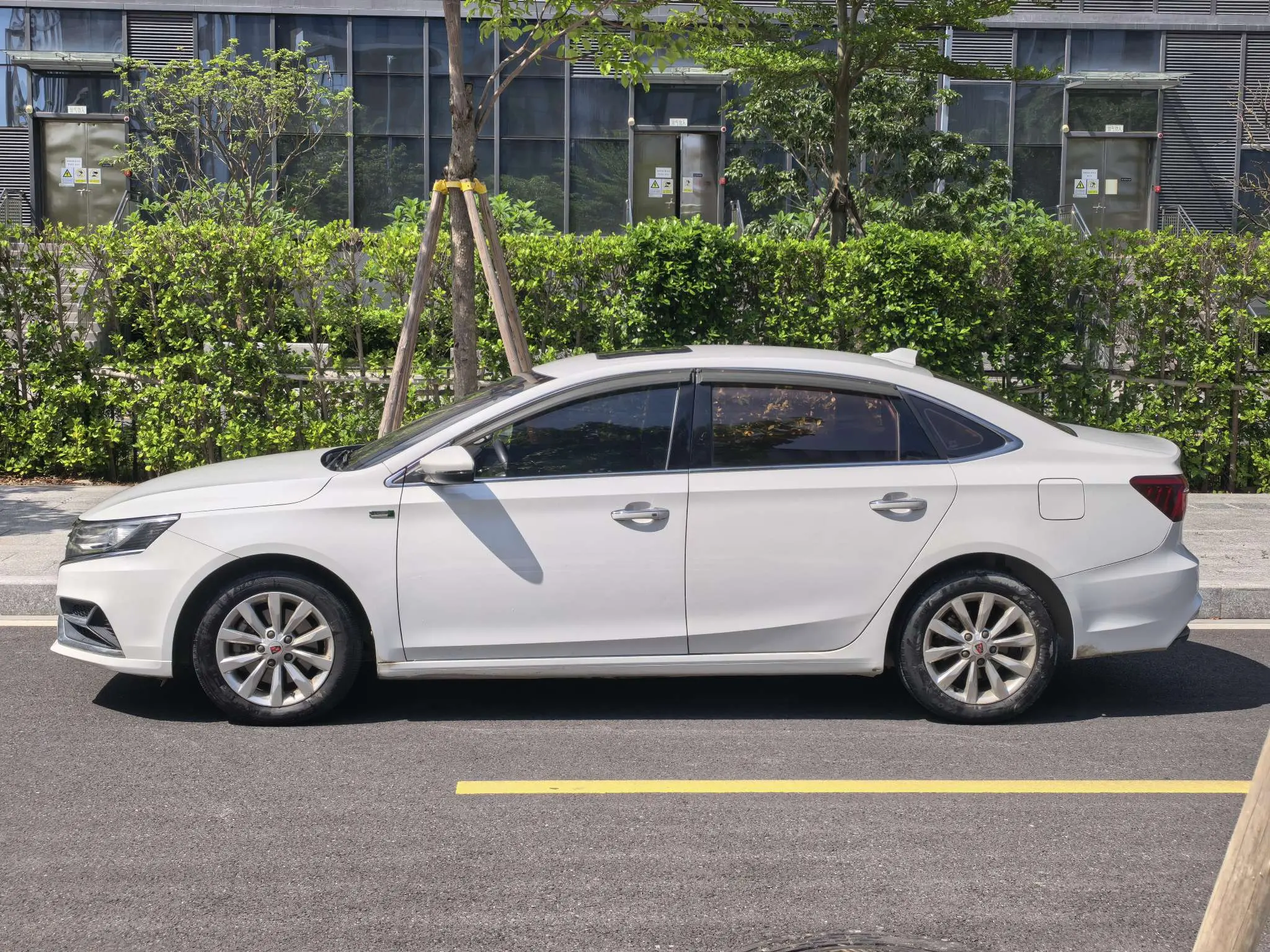 Roewe ei6