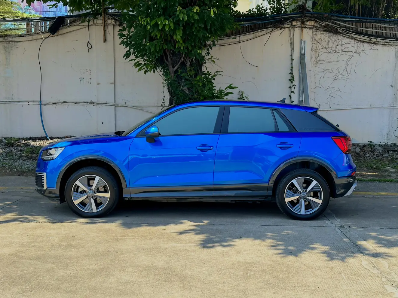 Audi Q2L e-tron