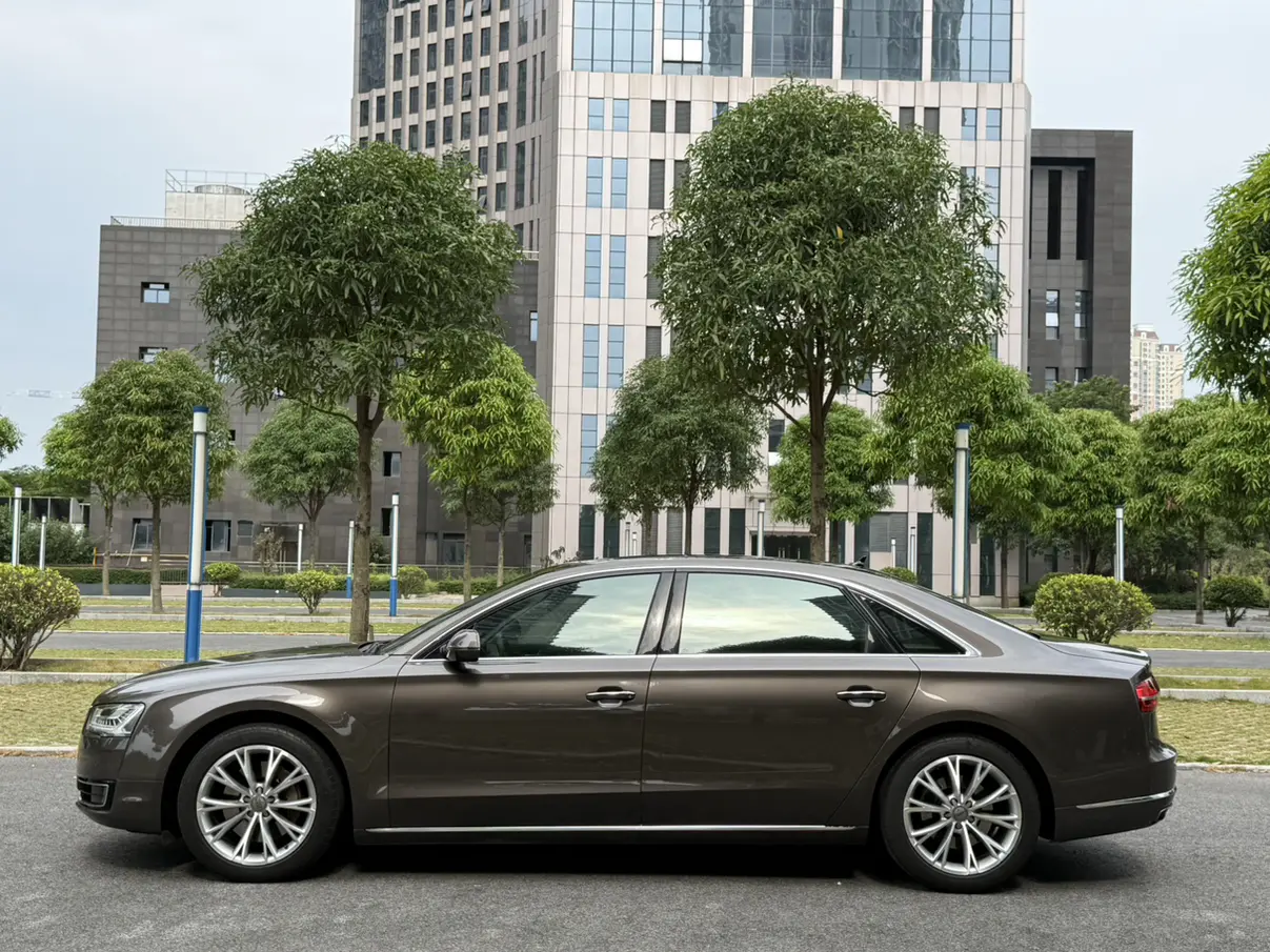 Audi A8