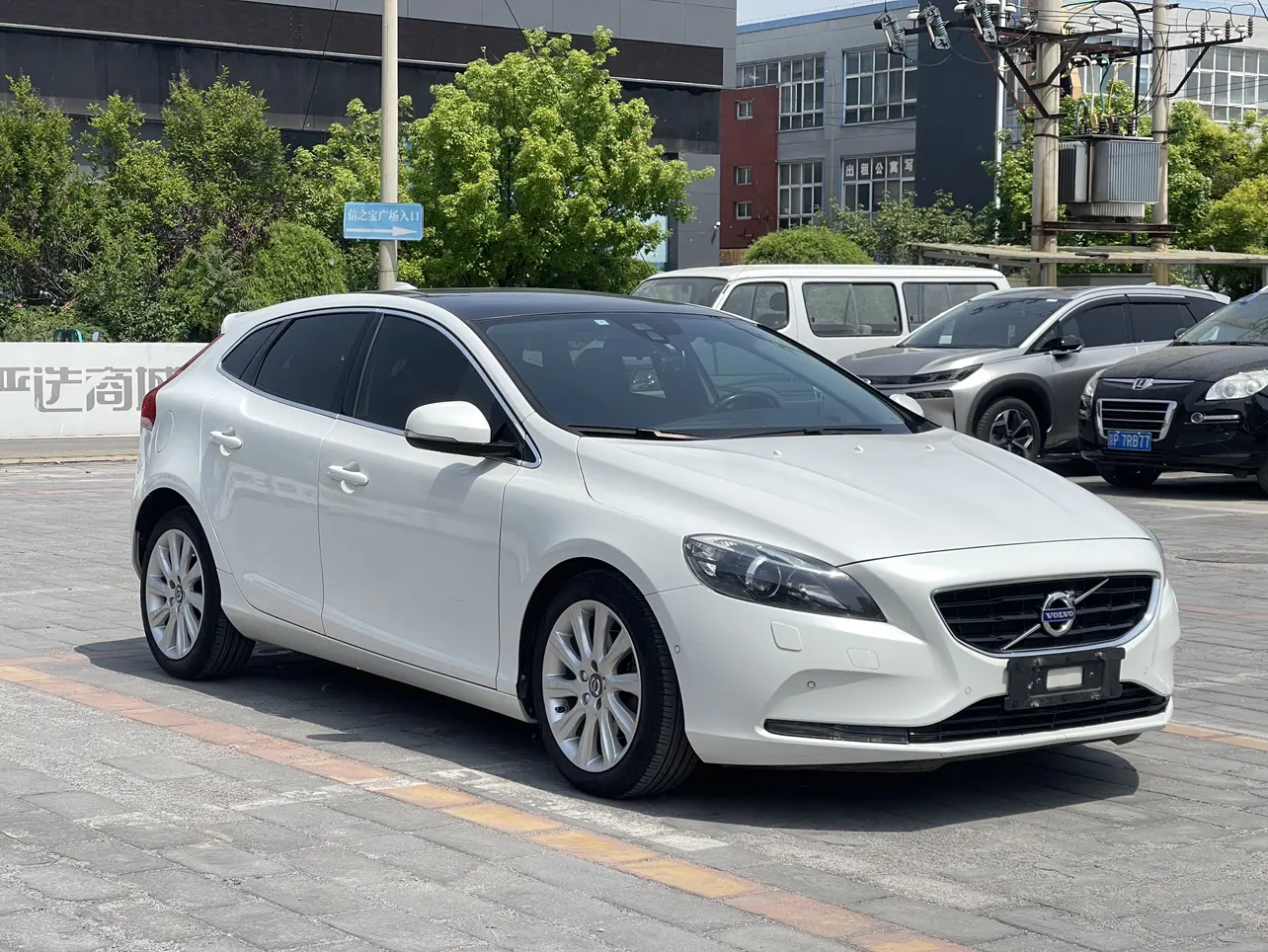 Volvo V40