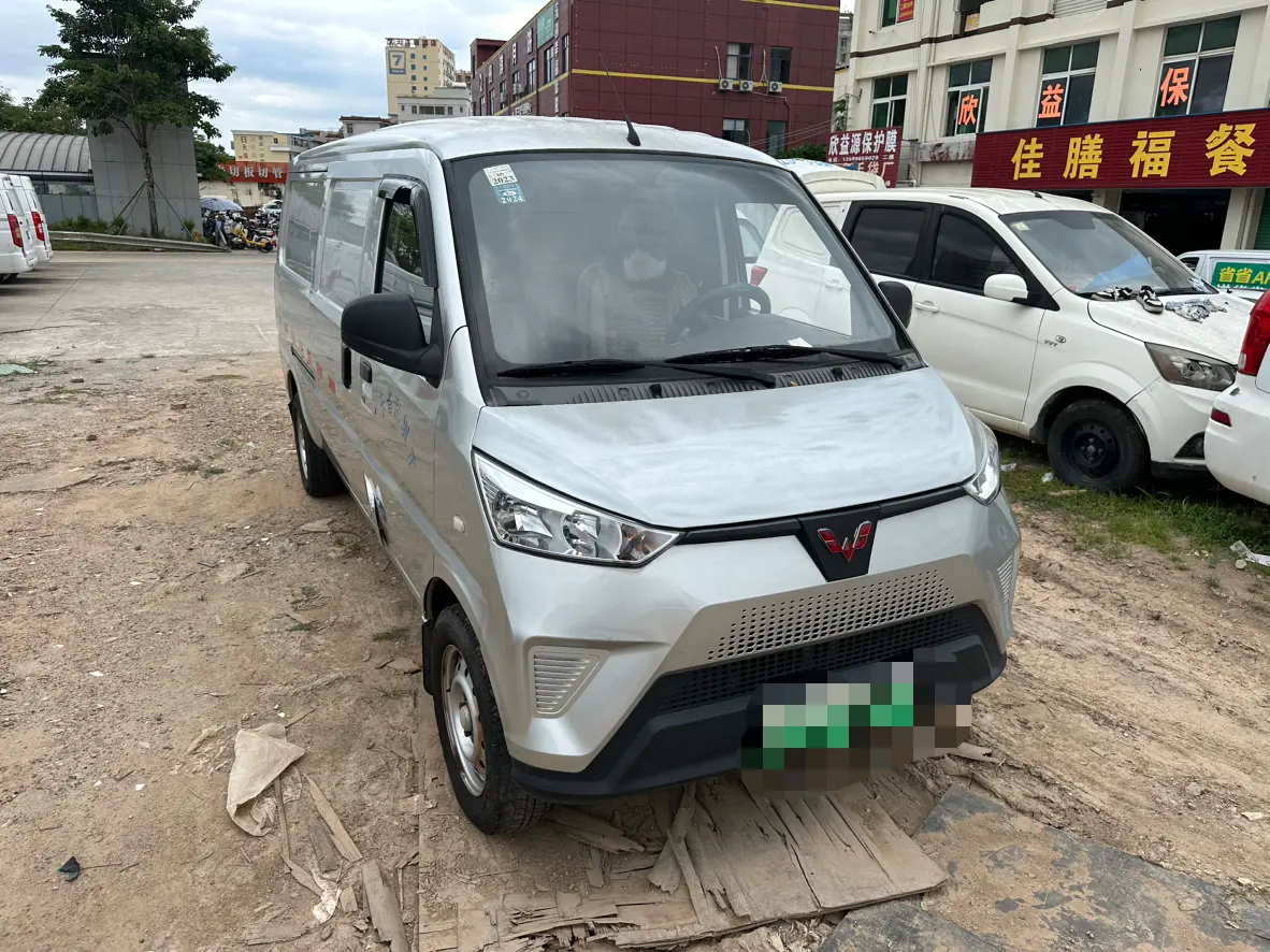 Wuling Rongguang EV