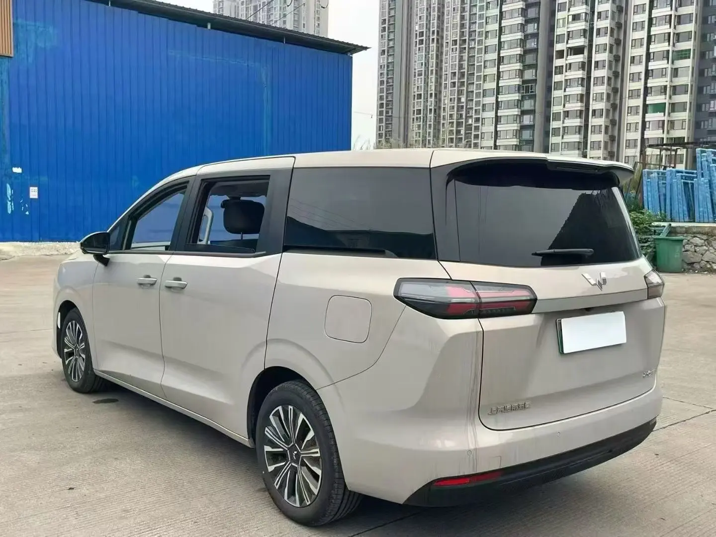 Wuling Starlight 730 PHEV
