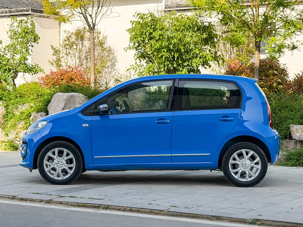 Volkswagen The public is up!