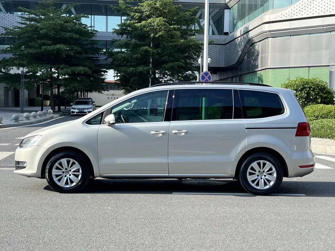 Volkswagen Sharon