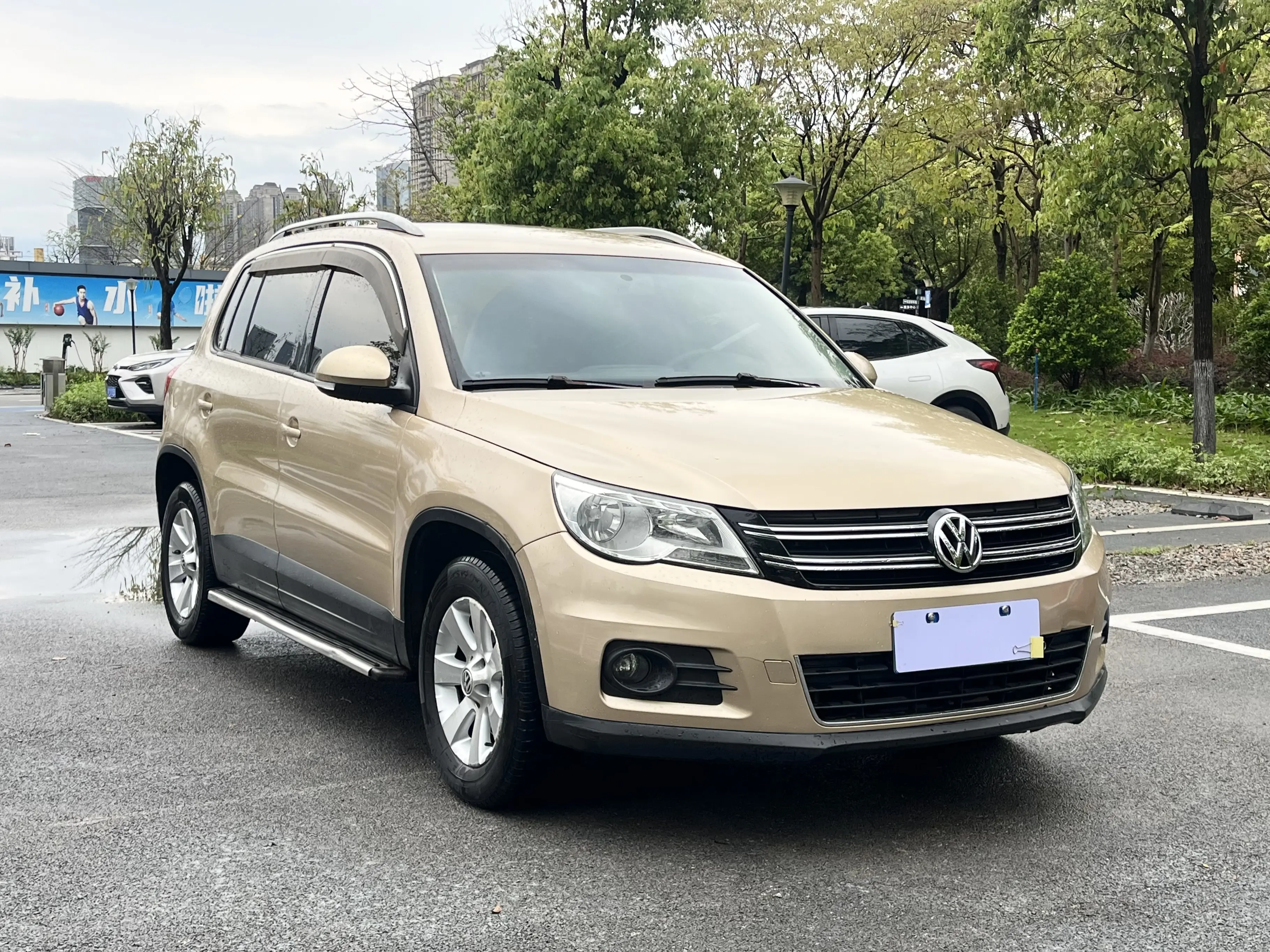 Volkswagen Tiguan (Tharu)