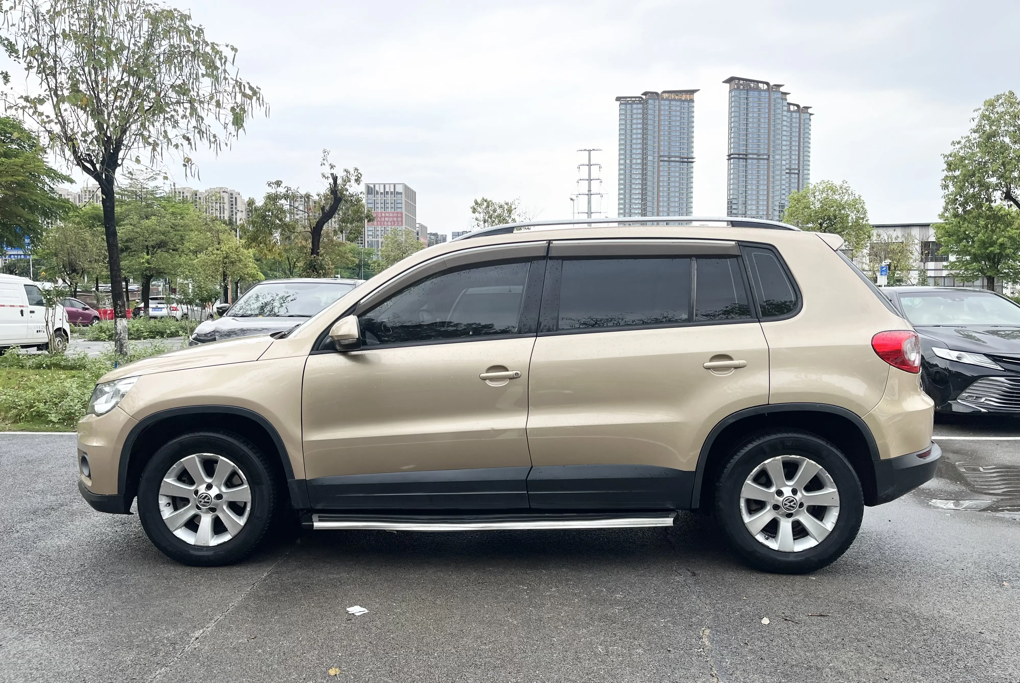 Volkswagen Tiguan (Tharu)