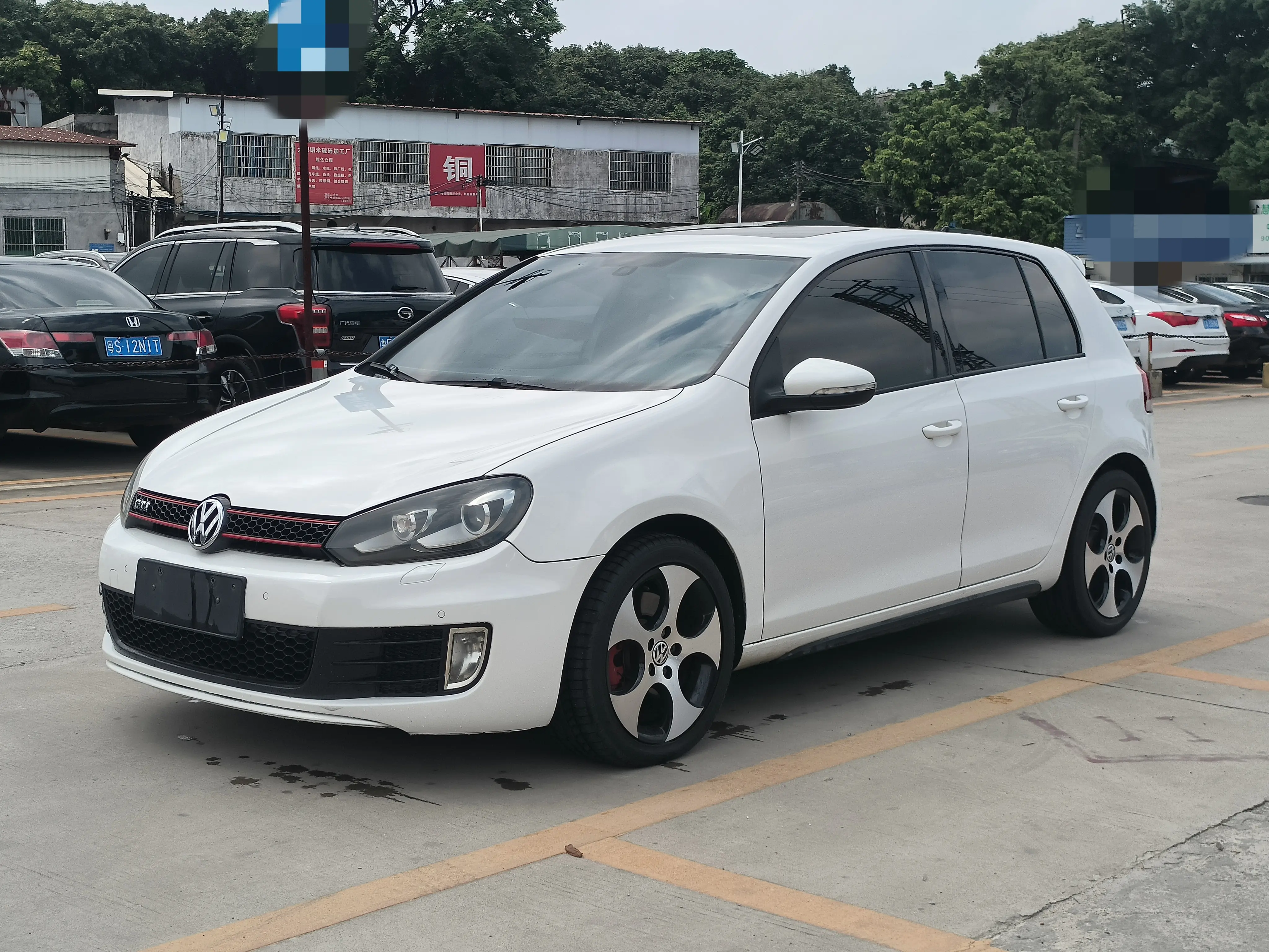 Volkswagen Golf GTI