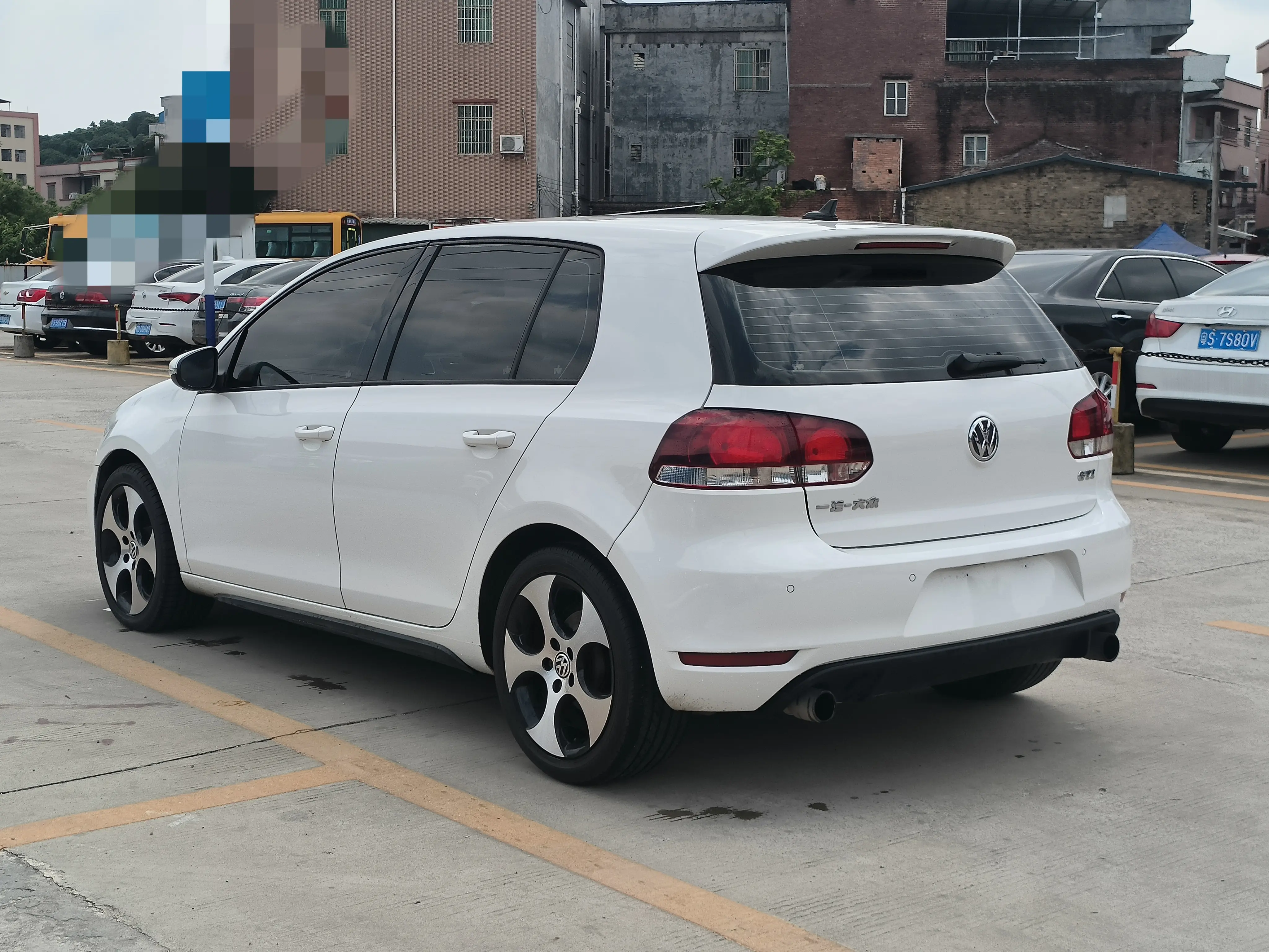 Volkswagen Golf GTI