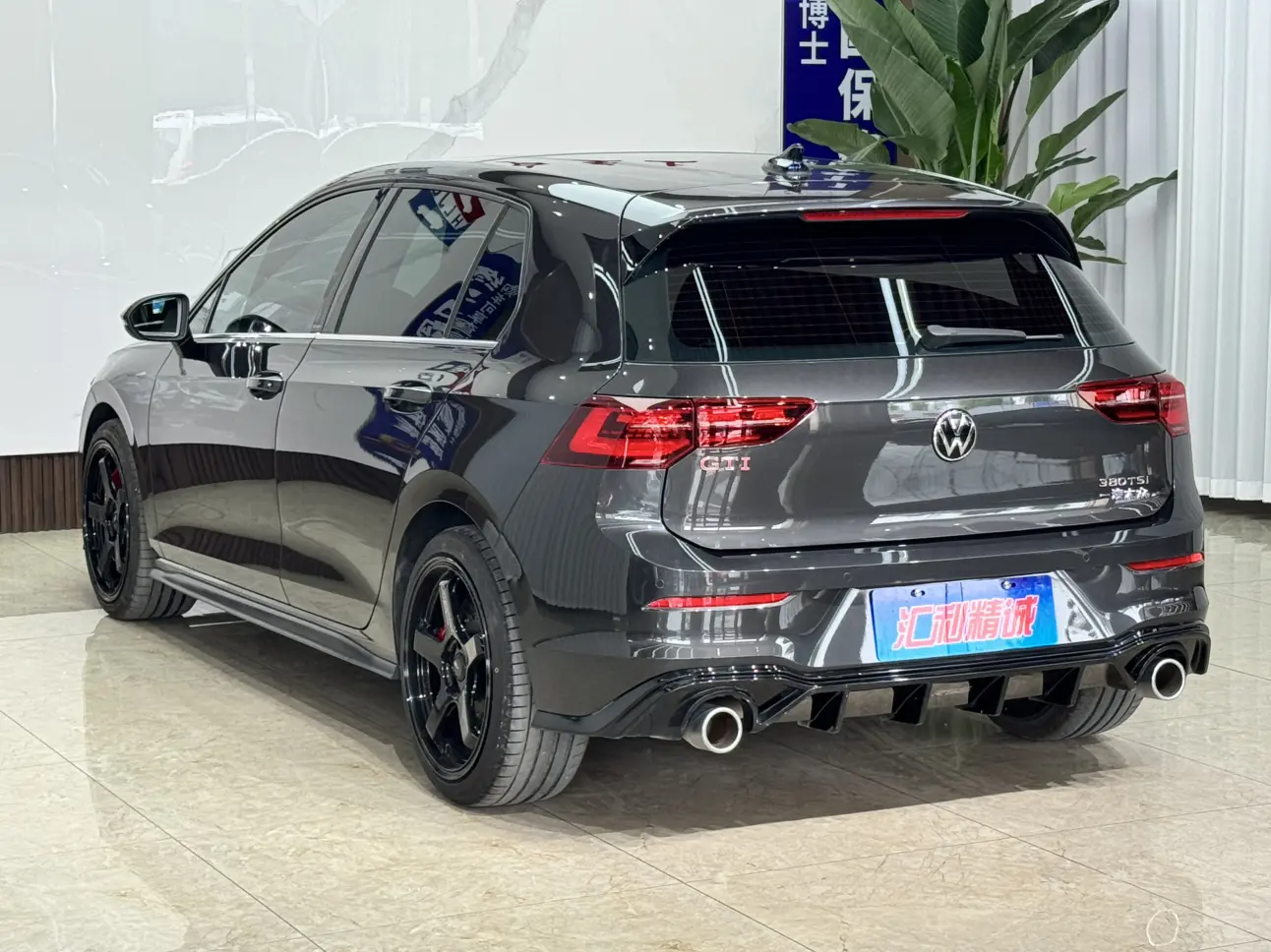 Volkswagen Golf GTI