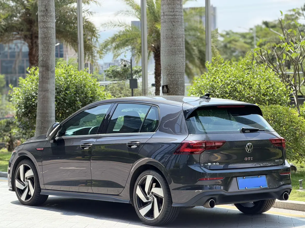 Volkswagen Golf GTI