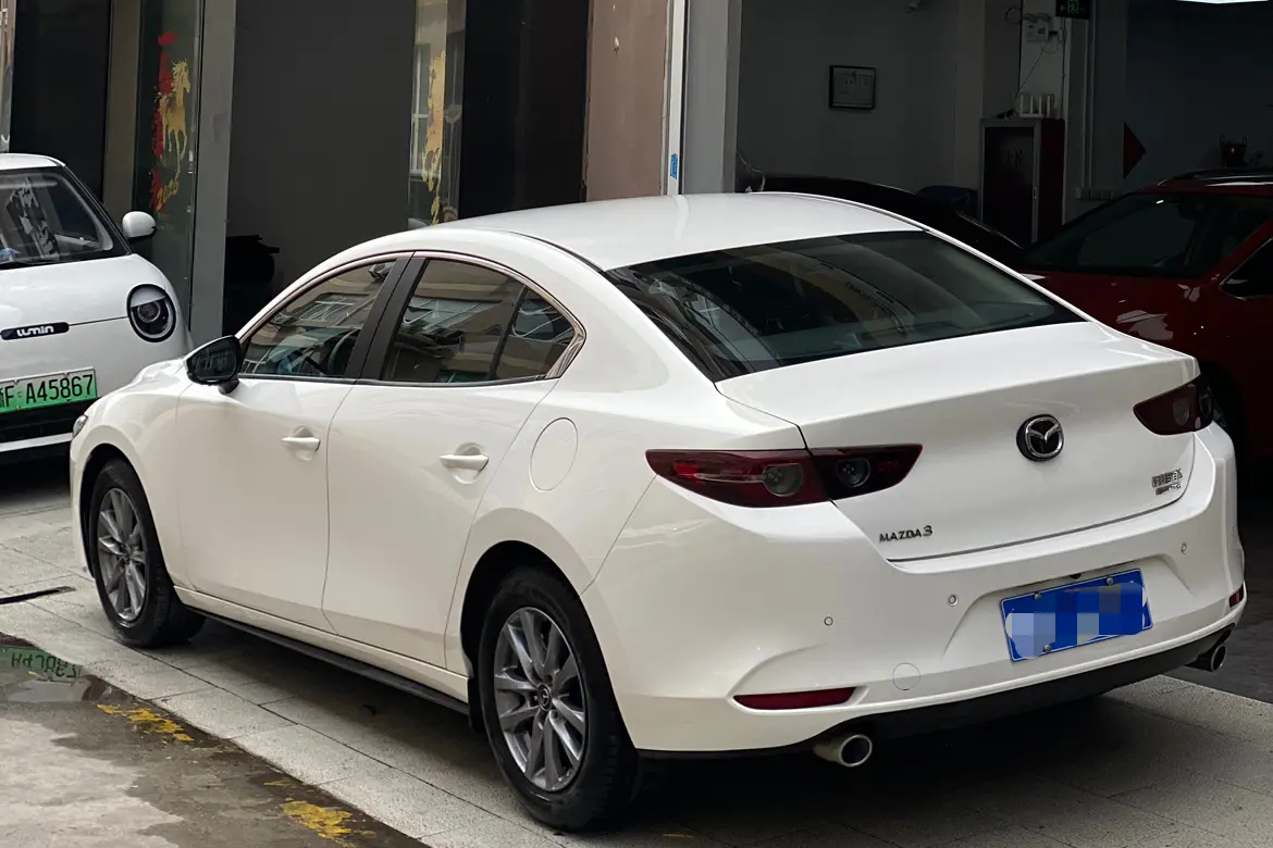 Mazda Axela