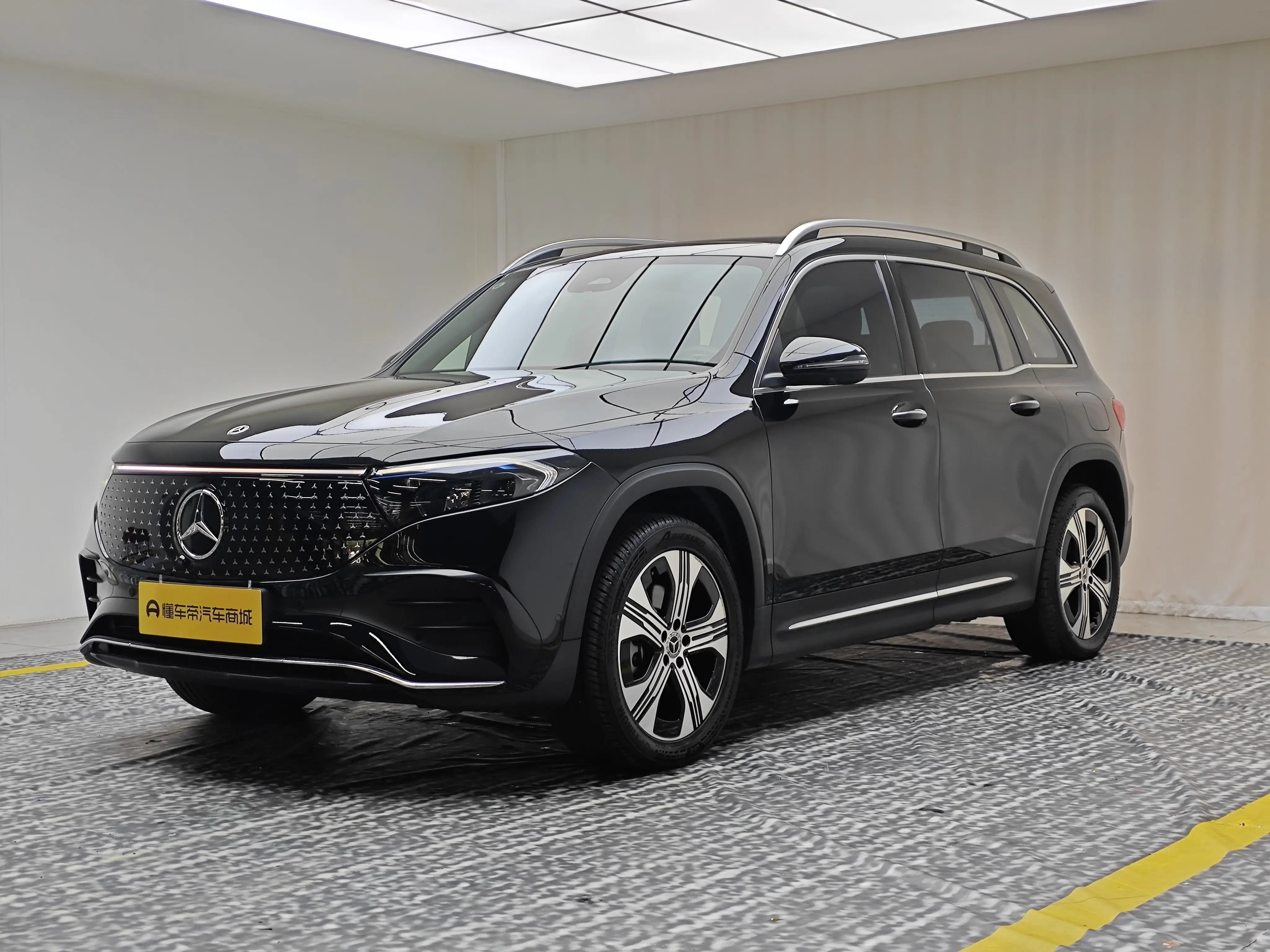 Mercedes-Benz EQB