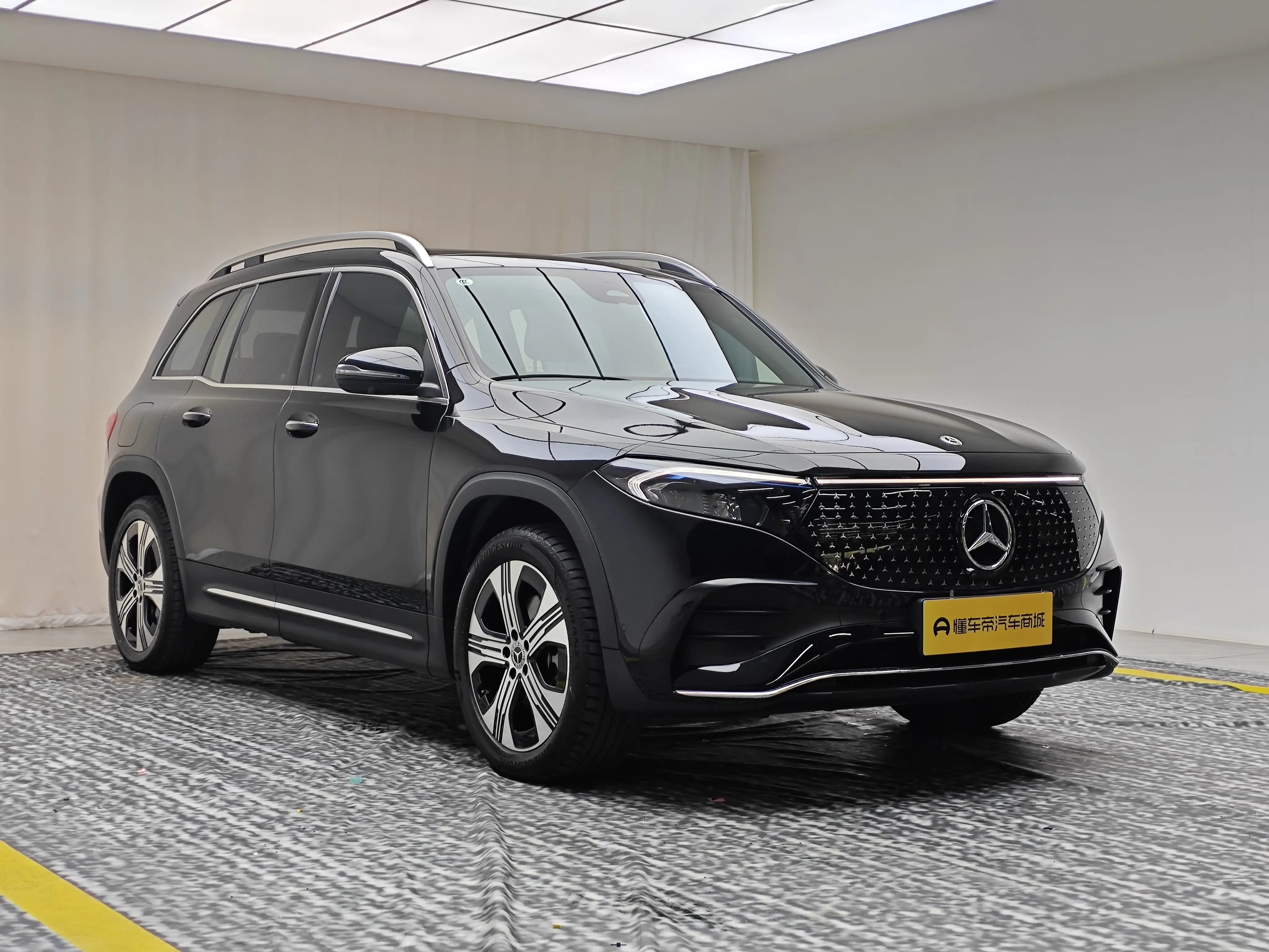 Mercedes-Benz EQB
