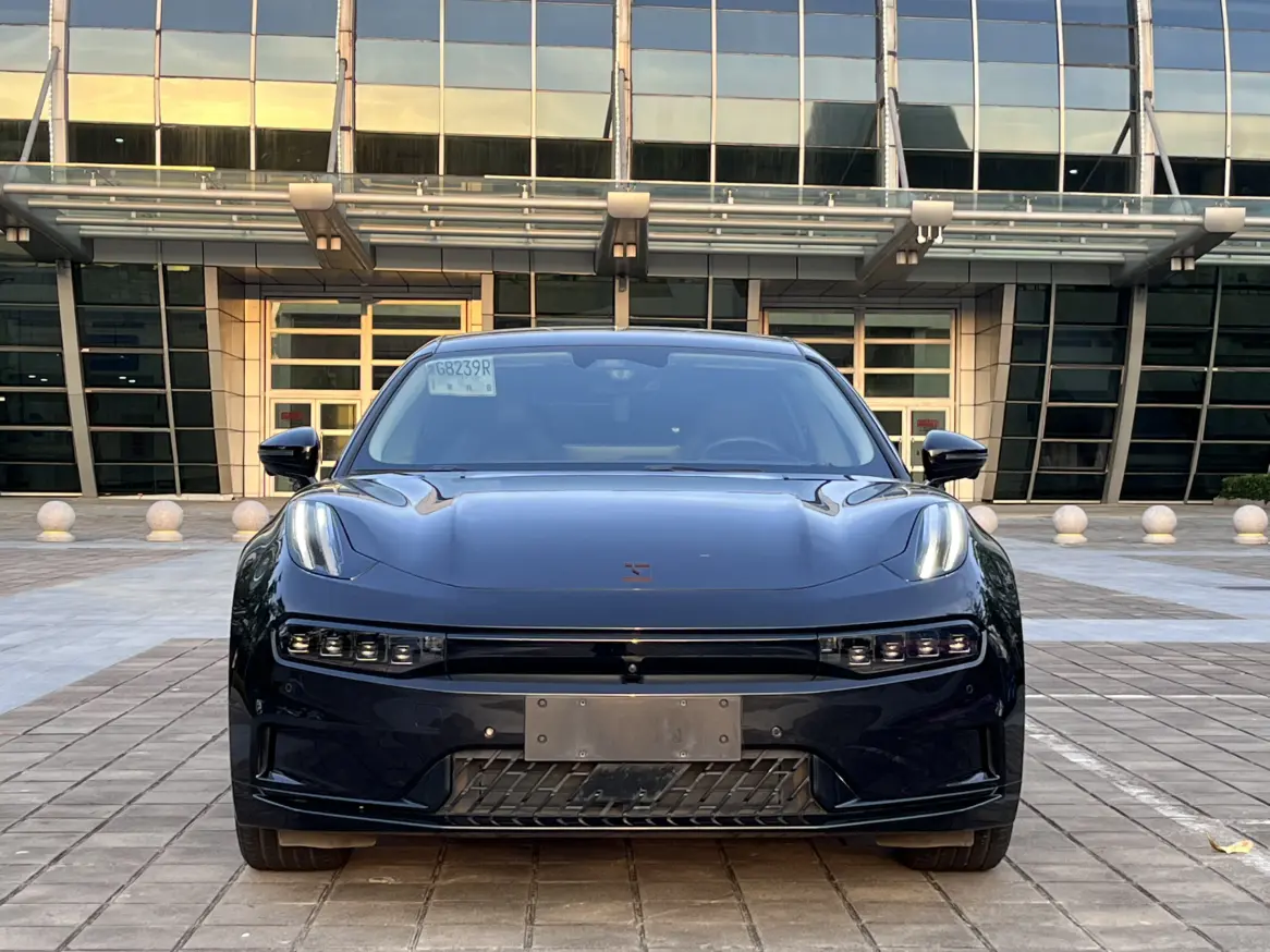 ZEEKR 001