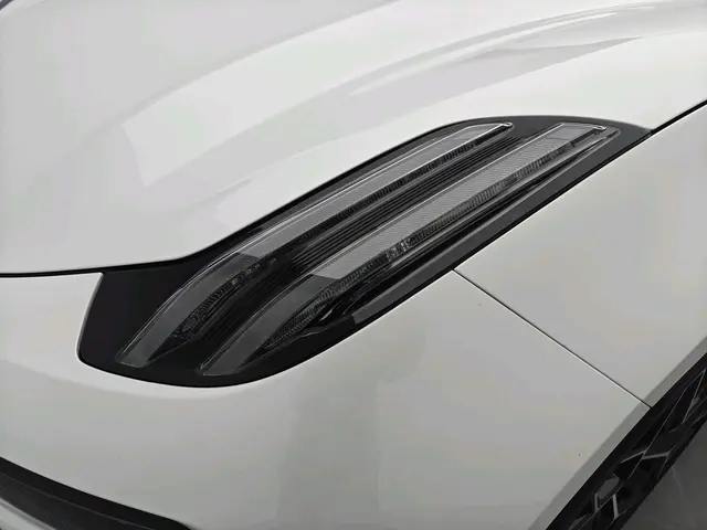 ZEEKR 001