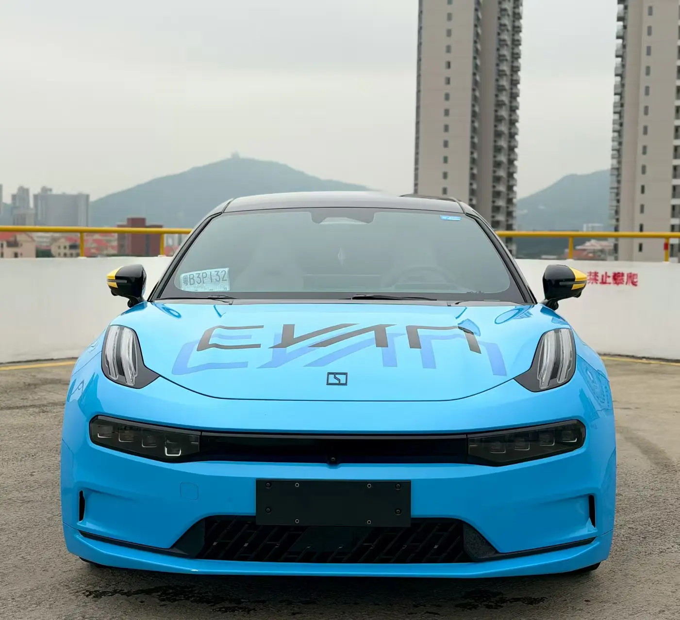 ZEEKR 001