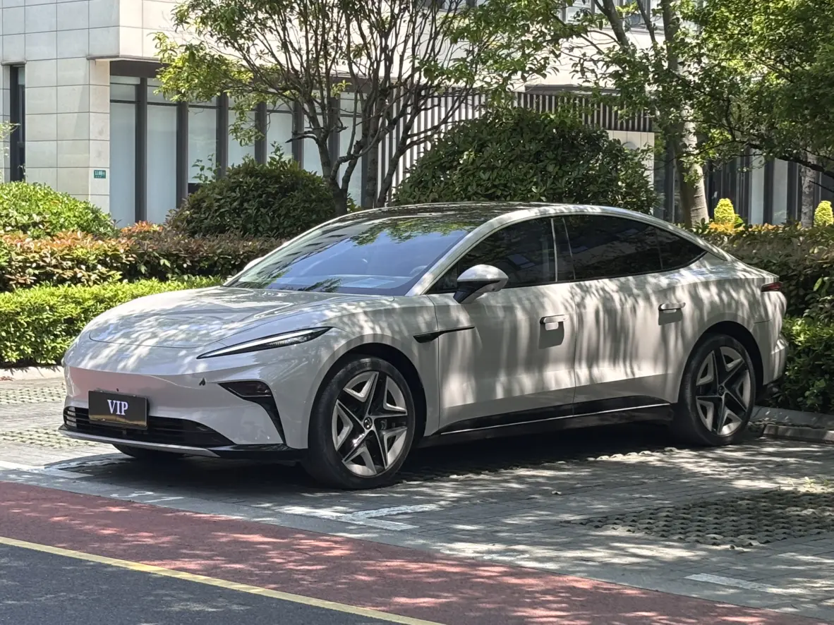 Rising Auto Feifan F7