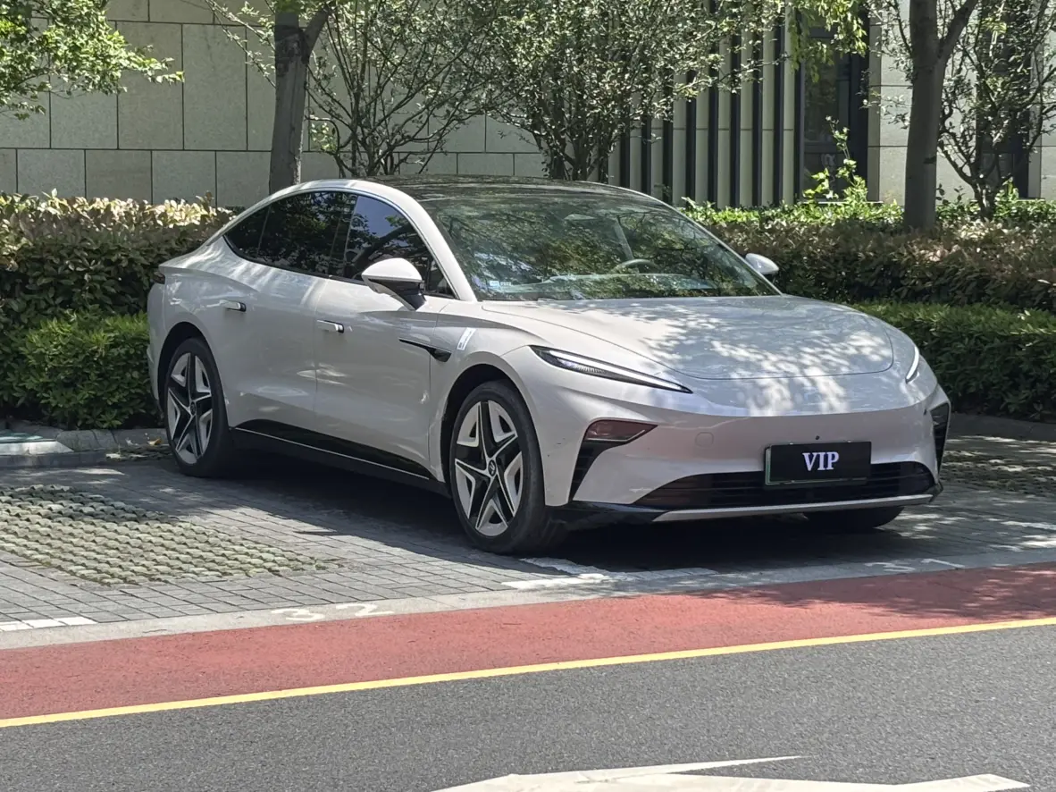 Rising Auto Feifan F7