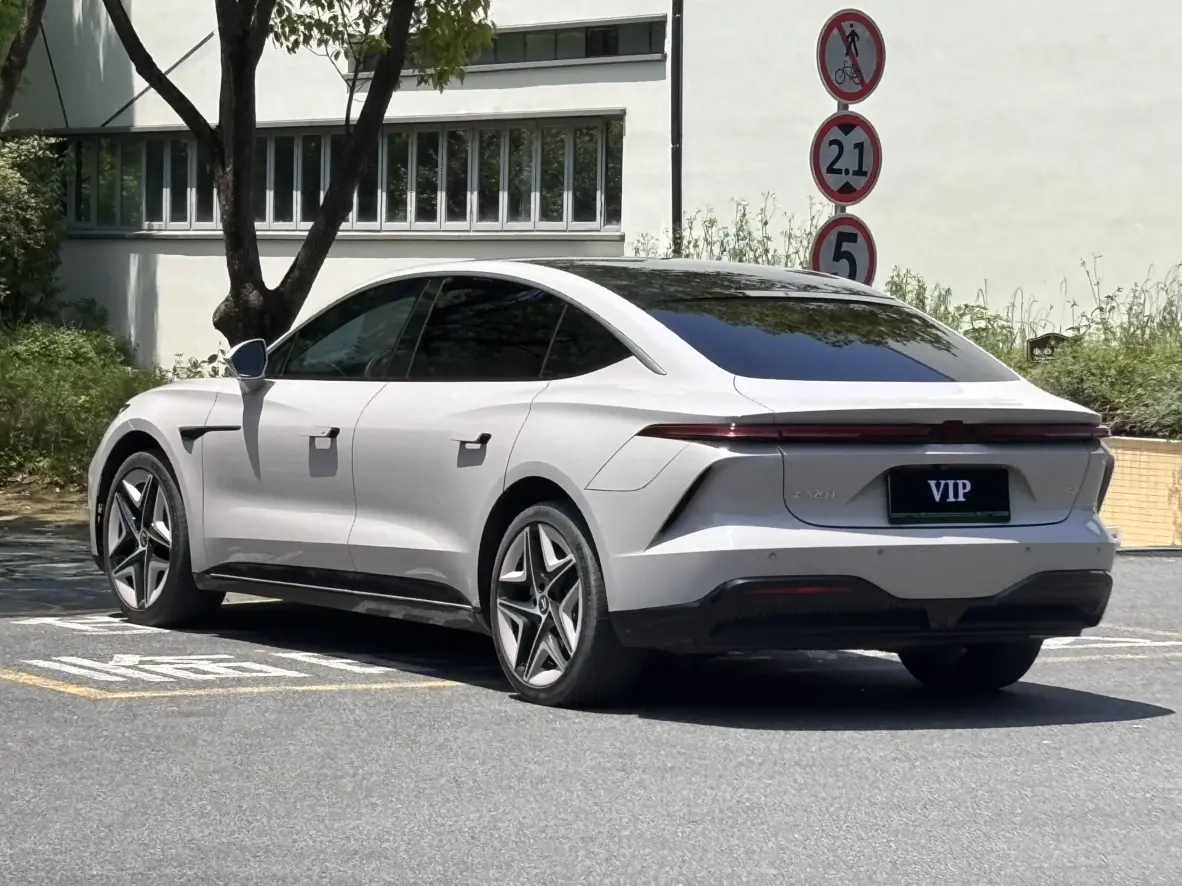 Rising Auto Feifan F7