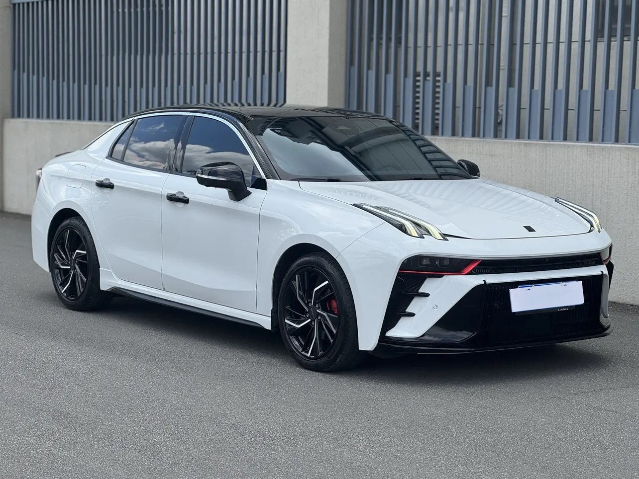 Lynk & Co 03