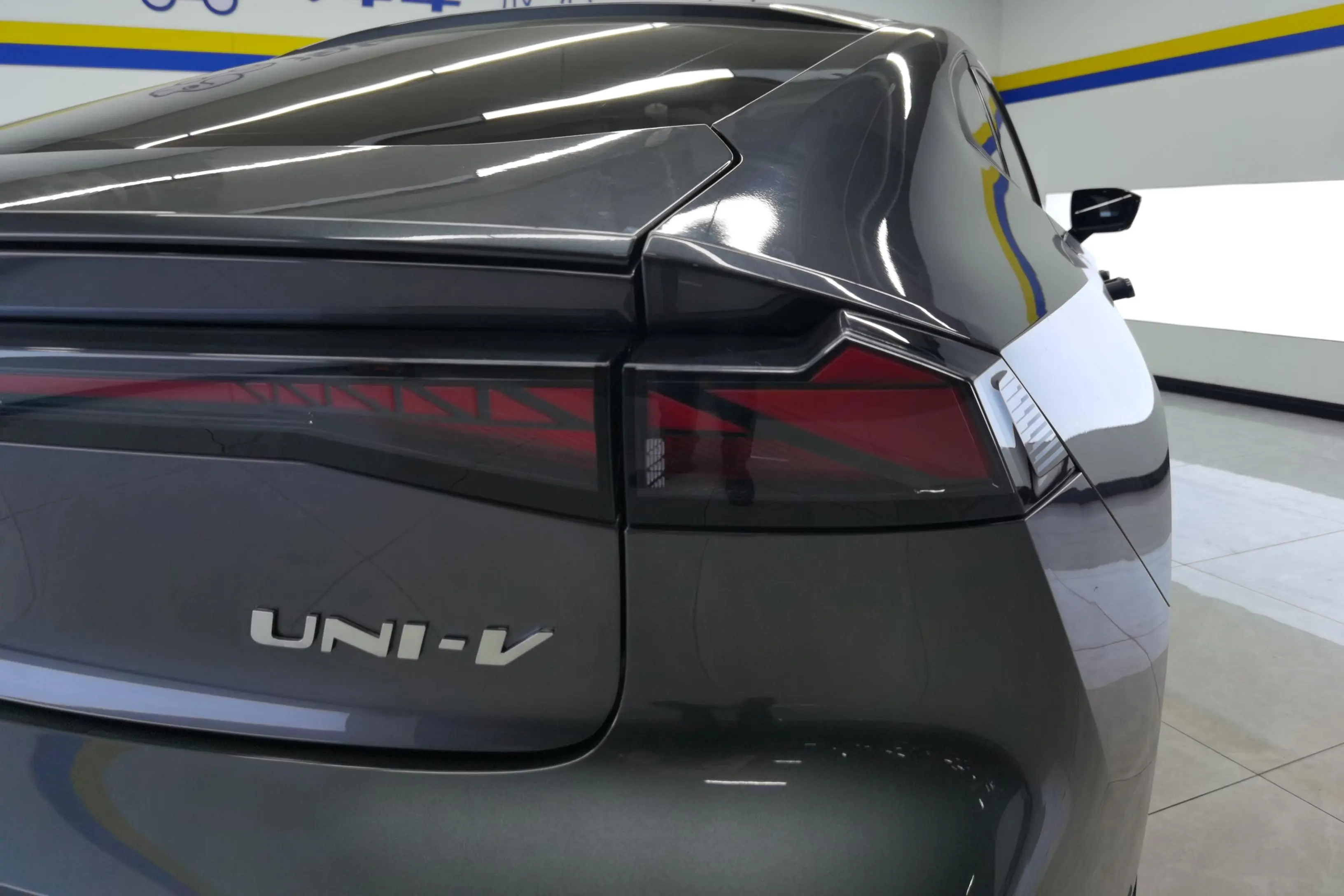 Changan UNI-V