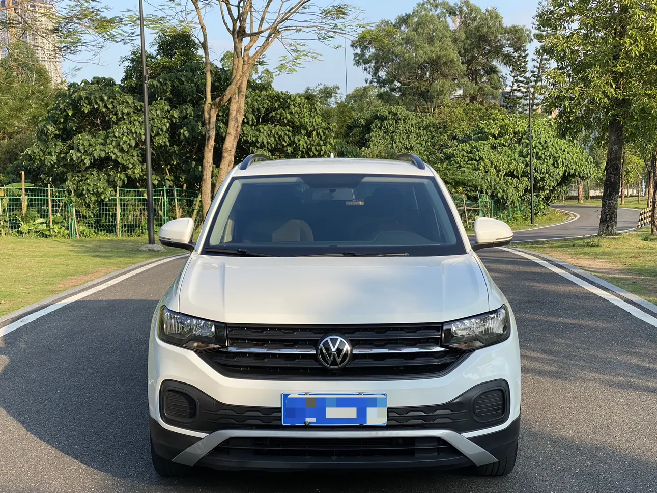 Volkswagen Explore the shadows