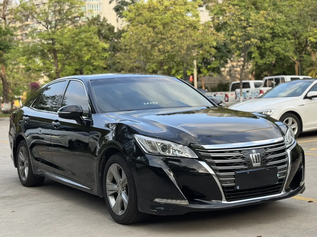 Toyota crown