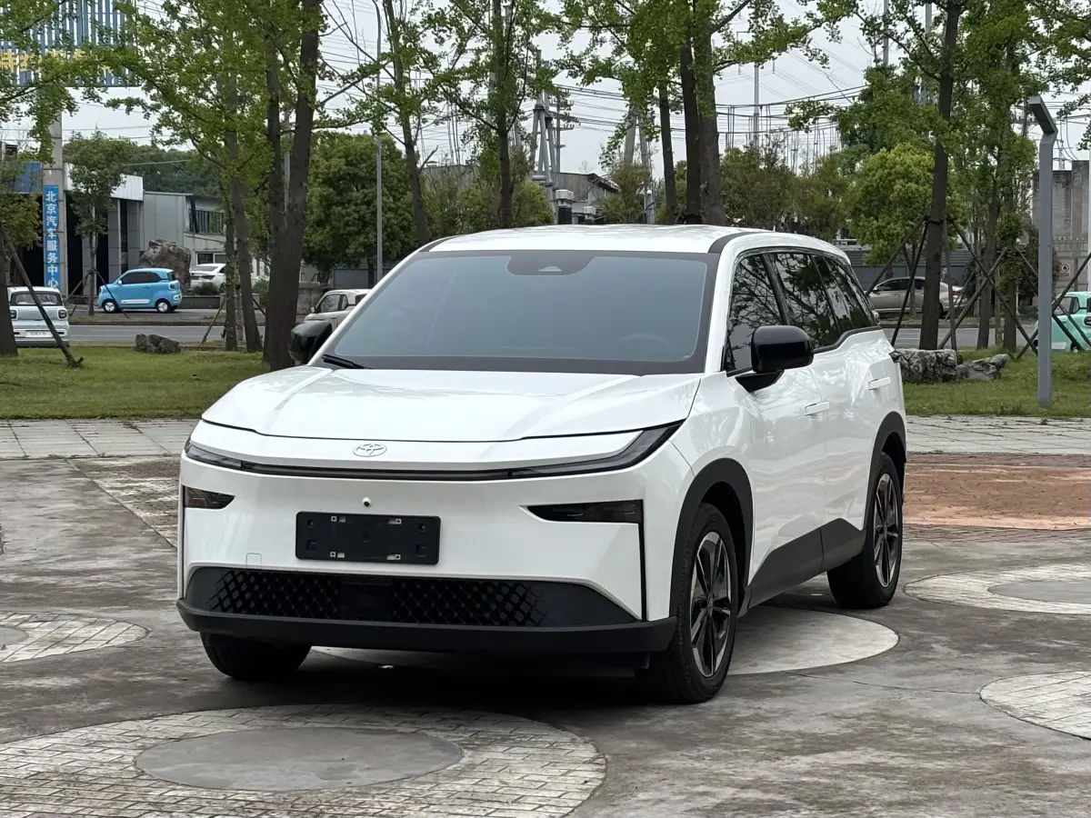 Toyota Bozhi 3X