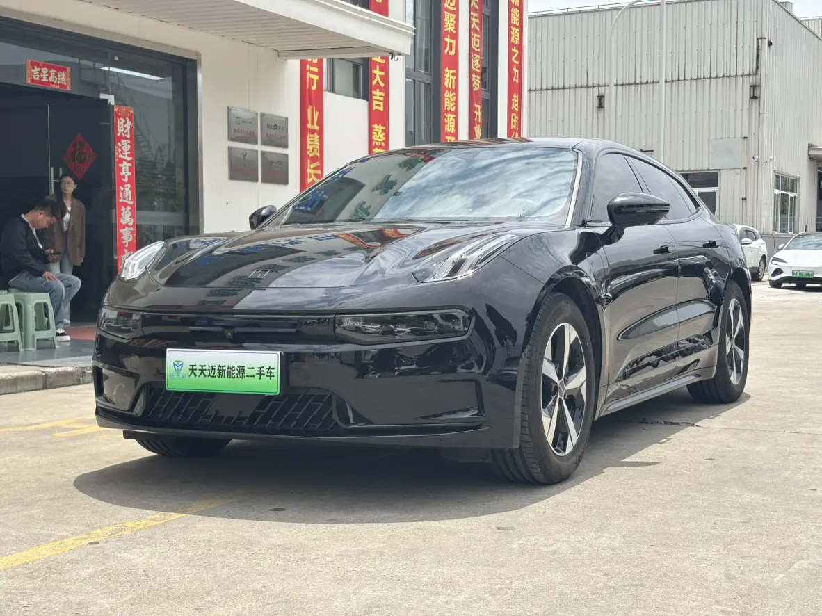 ZEEKR 001