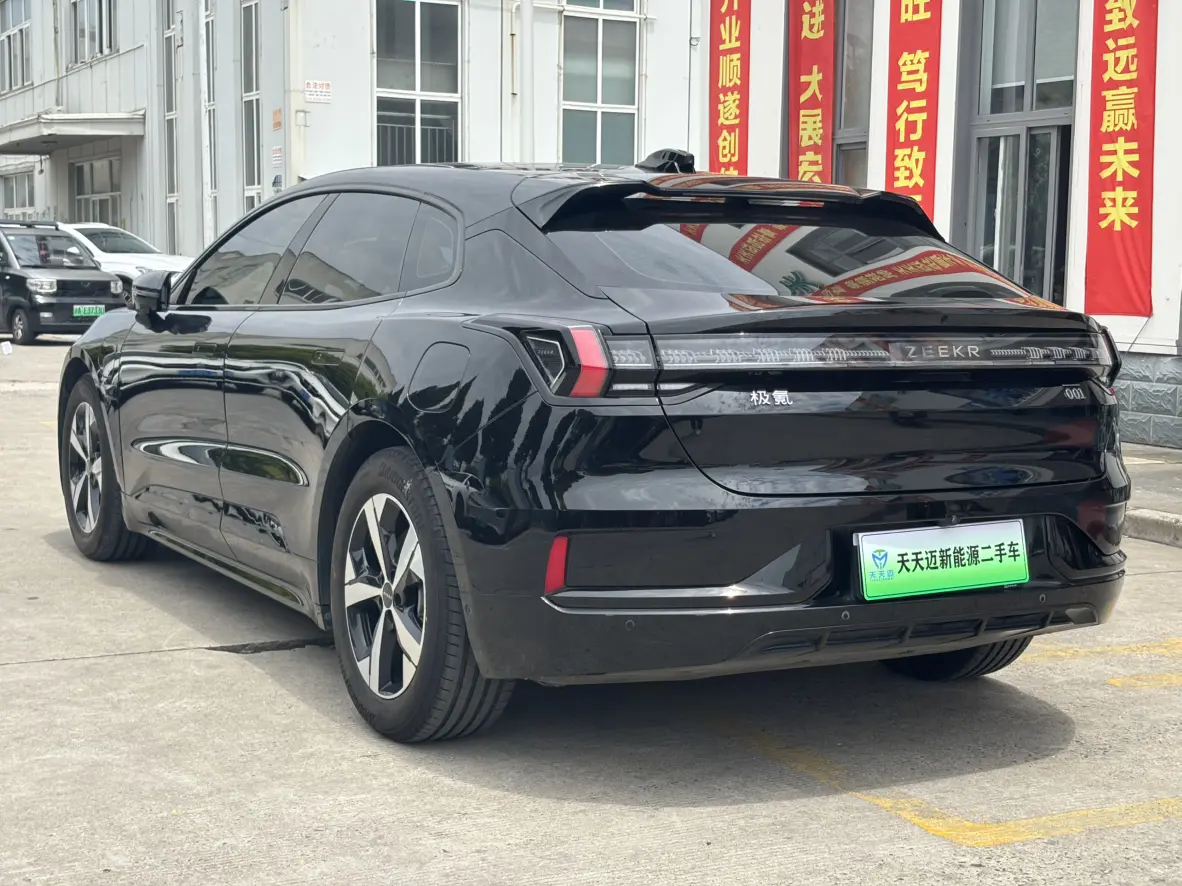 ZEEKR 001