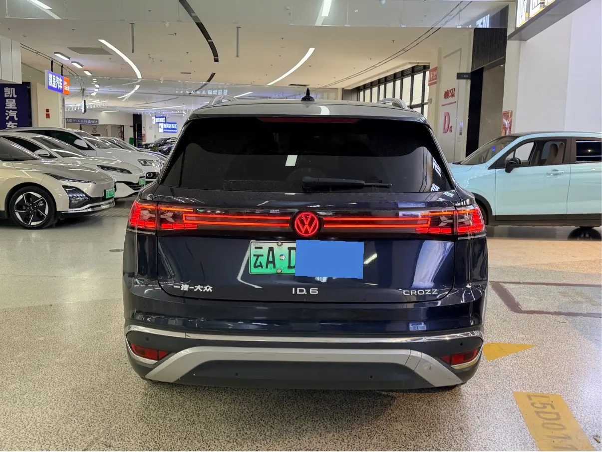 Volkswagen ID.6 CROZZ