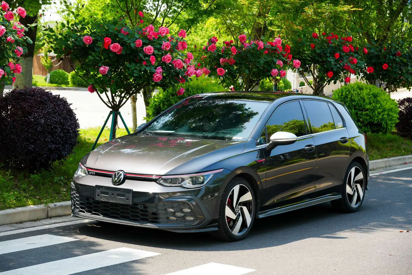 Volkswagen Golf GTI