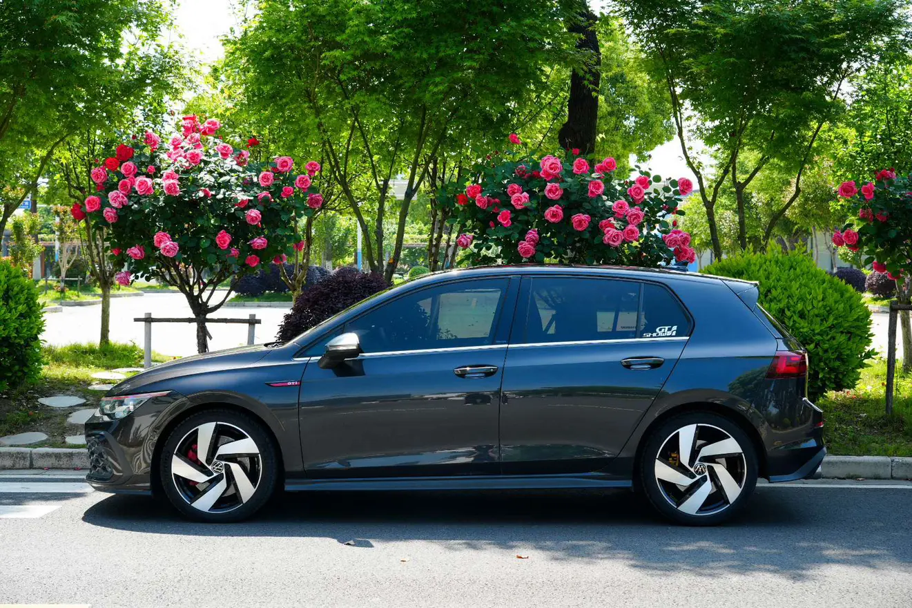 Volkswagen Golf GTI