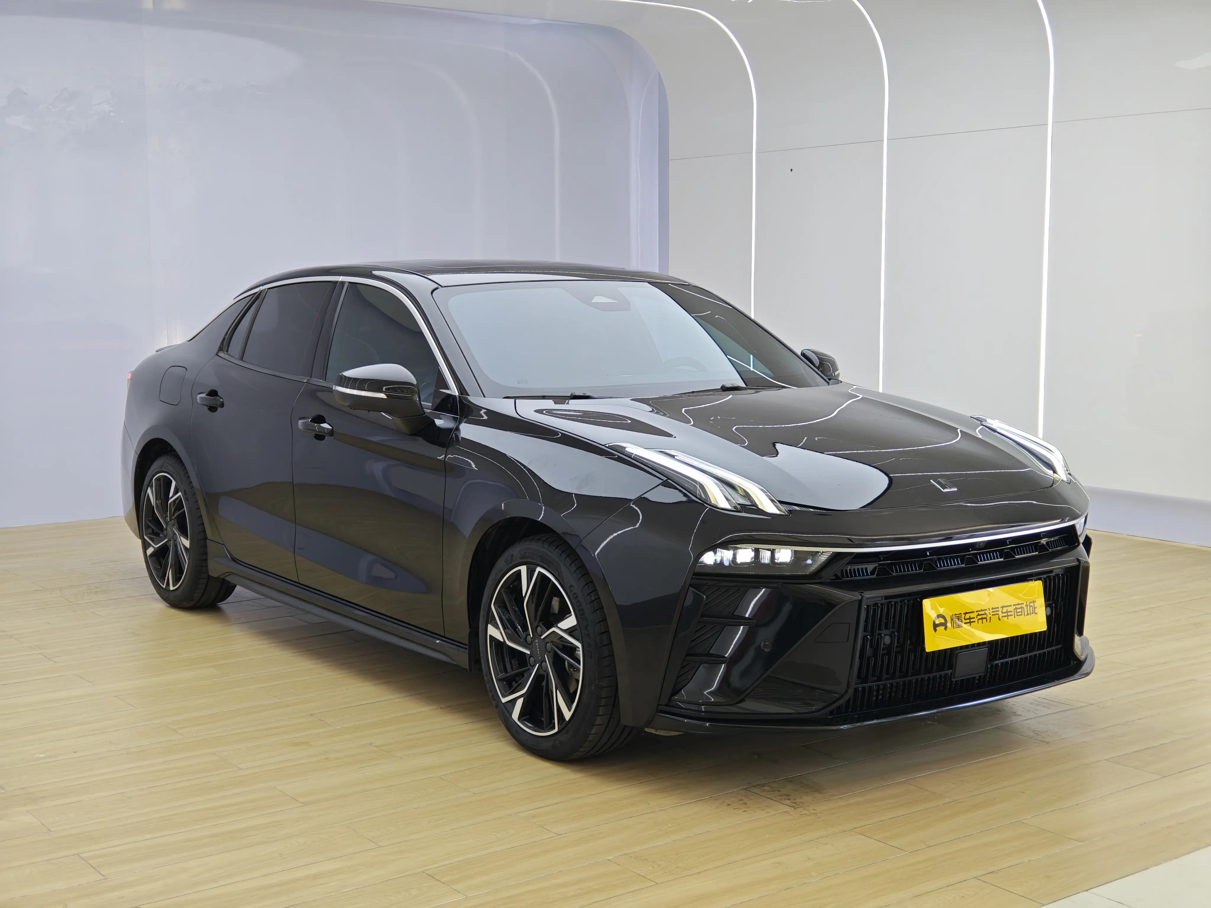 Lynk & Co 03