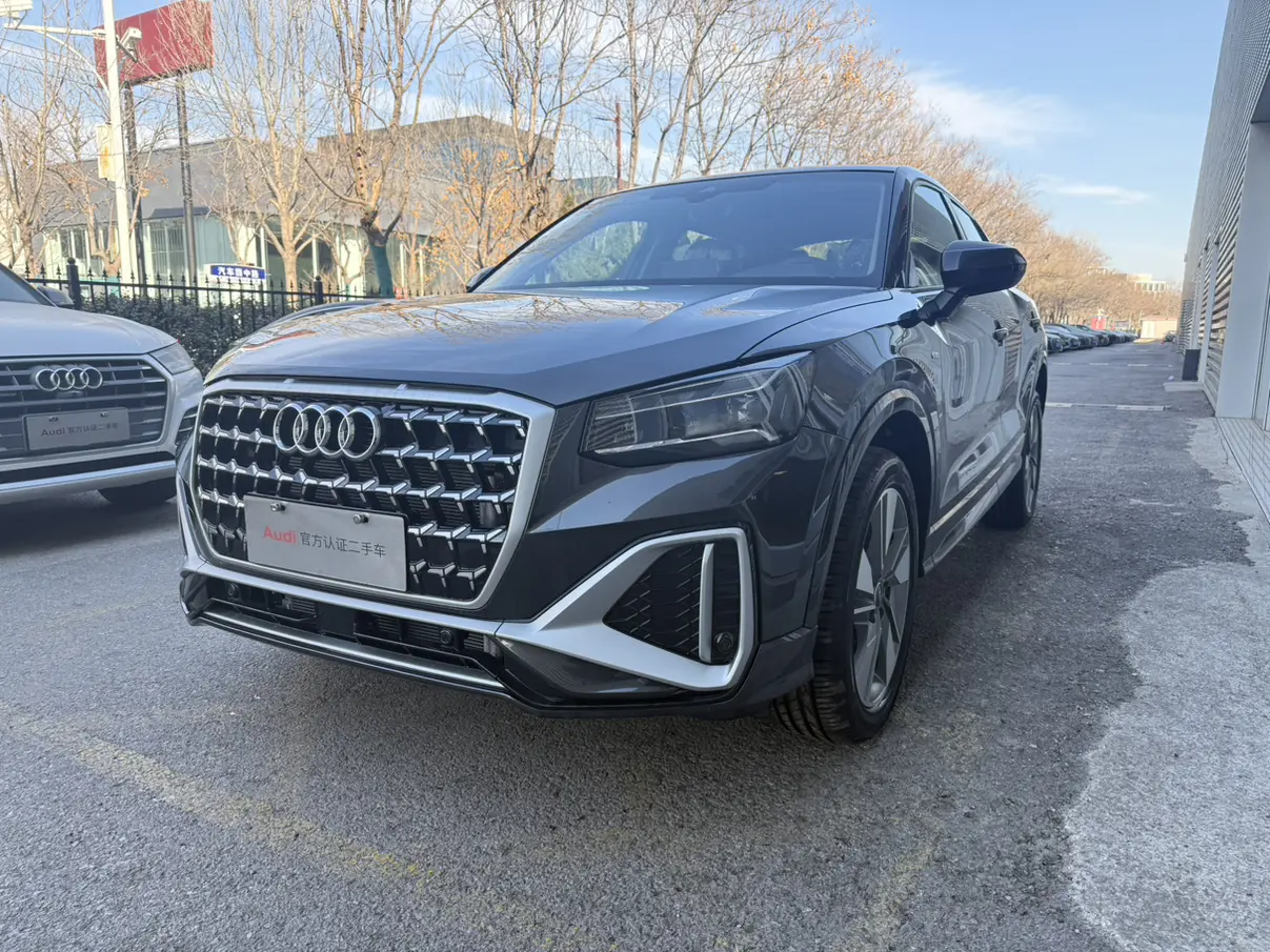 Audi Q2L