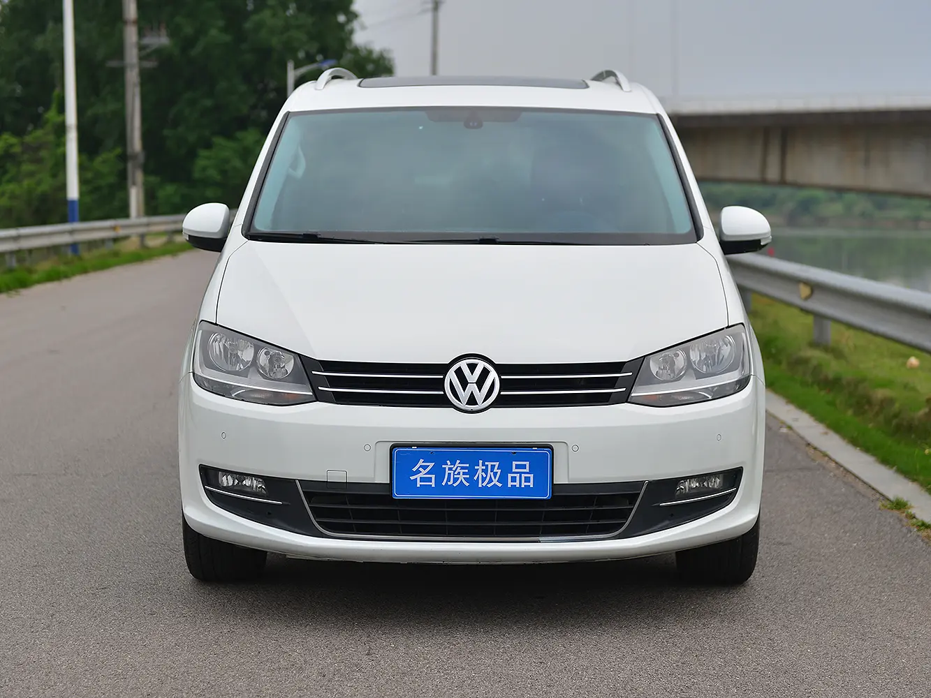 Volkswagen Sharon