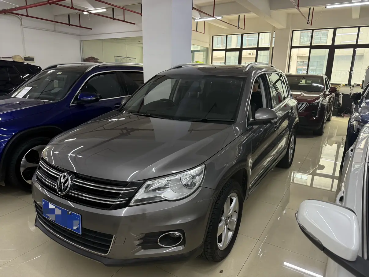Volkswagen Tiguan (Tharu)