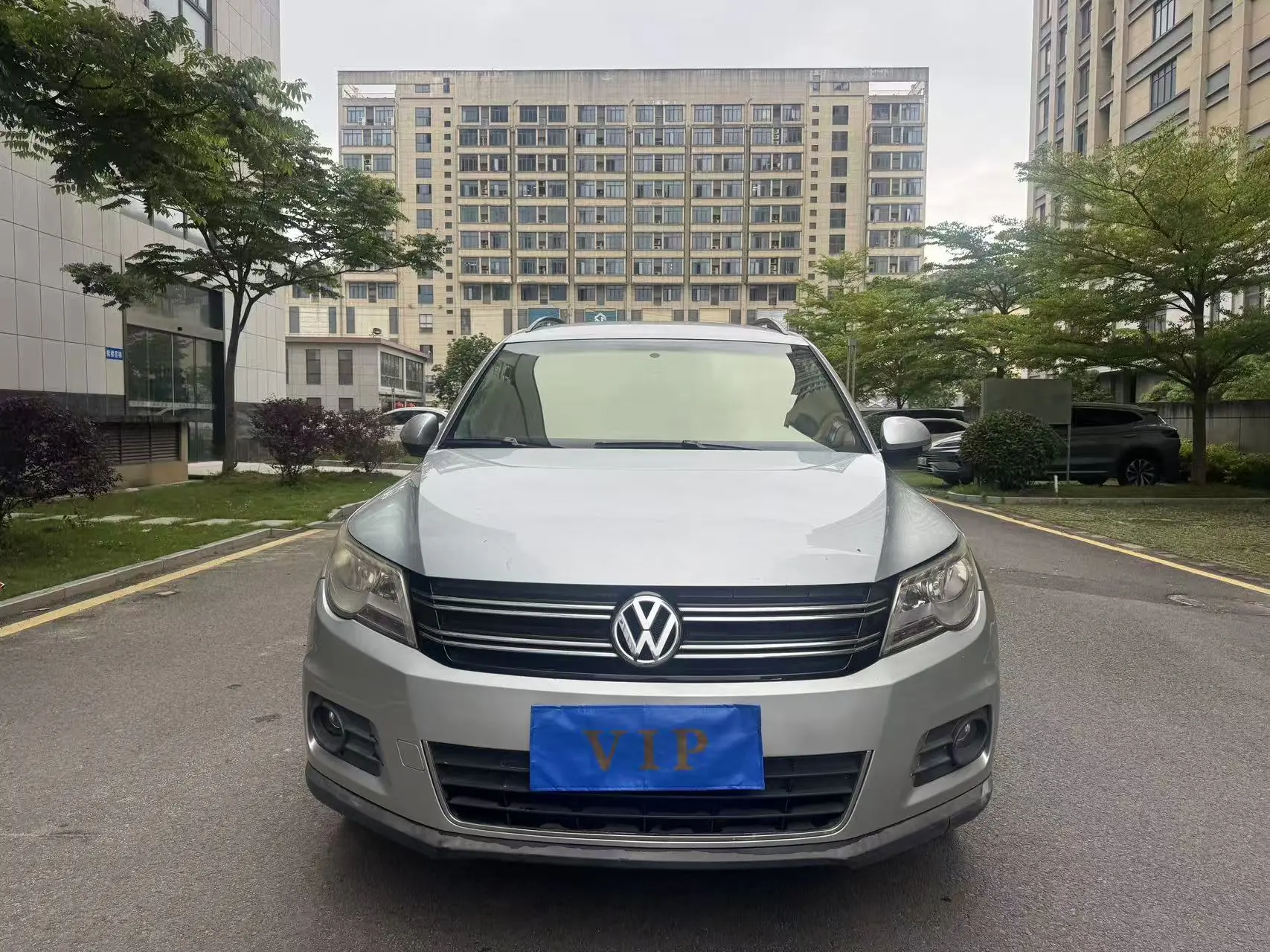 Volkswagen Tiguan (Tharu)