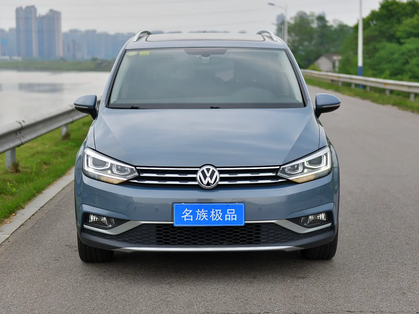 Volkswagen Touran L