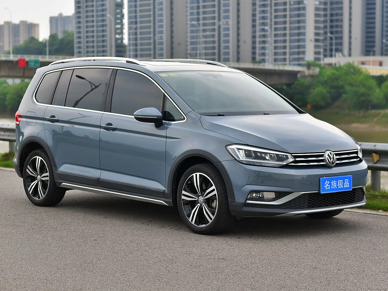 Volkswagen Touran L