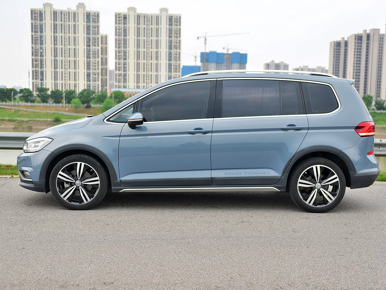 Volkswagen Touran L