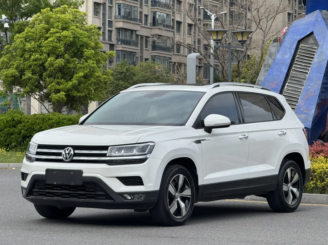 Volkswagen Tharu