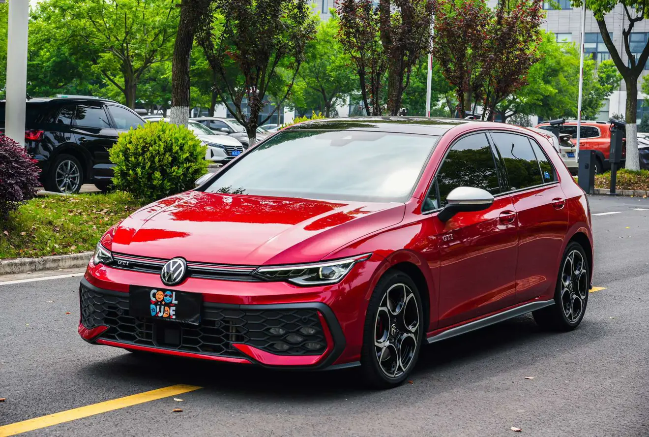 Volkswagen Golf GTI