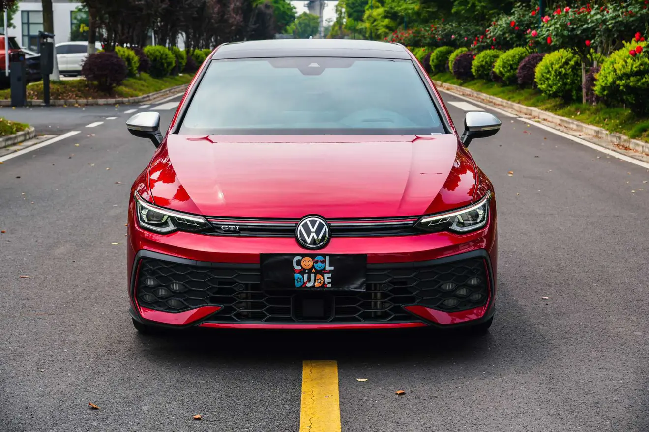 Volkswagen Golf GTI