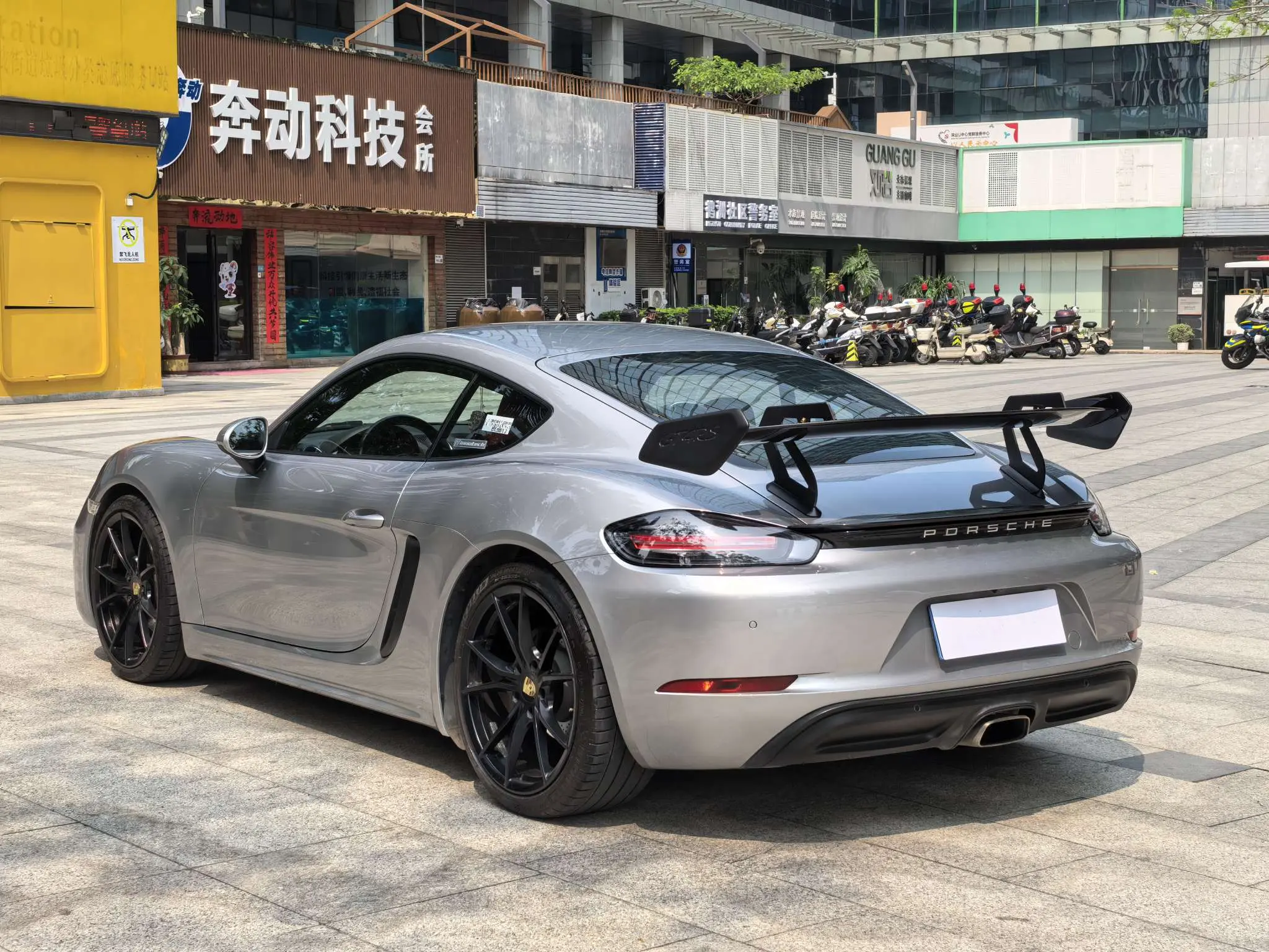 Porsche 718